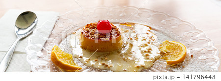 Tocino de cielo - dessert based on egg yolk 141796448