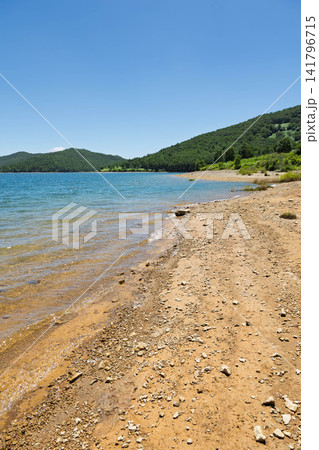 野反湖の湖畔 群馬県中之条町 野反湖の湖畔 群馬県中之条町 141796715