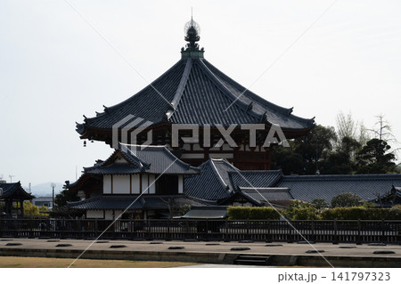 朱塗りの八角円堂 興福寺南円堂 朱塗りの八角円堂 興福寺南円堂 141797323