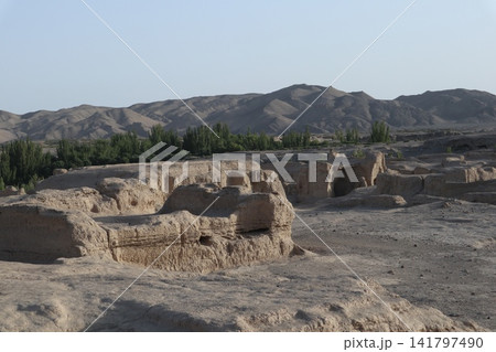 中国シルクロードのウイグル自治区トルファンの名所の一つ交河故城 141797490