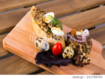 Mushroom tartare Mushroom tartare 141798764