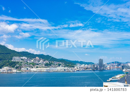 青空と長崎港の対岸市街地 青空と長崎港の対岸市街地 141800783