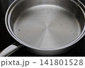 ステンレスフライパン予熱完了 141801528