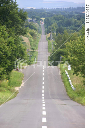 ジェットコースターの路(北海道・上富良野町) ジェットコースターの路(北海道・上富良野町) 141811457