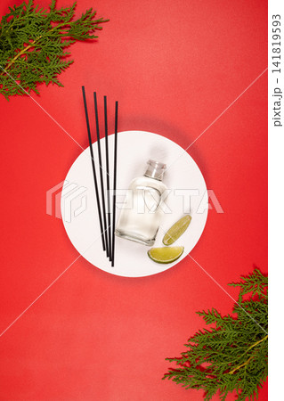Reed diffuser aroma with lime and evergreens 141819593