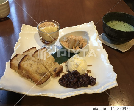 和カフェのスイーツと抹茶のセット 和カフェのスイーツと抹茶のセット 141820979