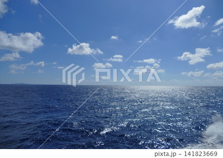 美しい小笠原の海と航跡 美しい小笠原の海と航跡 141823669