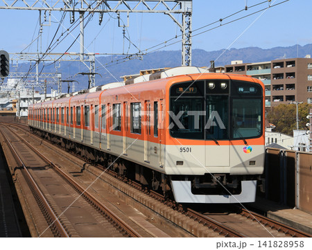 阪神 出屋敷駅付近を走る9300系電車 阪神 出屋敷駅付近を走る9300系電車 141828958