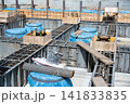 住宅建設現場における基礎工事と鉄筋配筋の現場風景 141833835