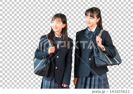 スクールバッグを待つ制服姿の小学生,中学生,高校生の女子生徒と友達 スクールバッグを待つ制服姿の小学生,中学生,高校生の女子生徒と友達 141835622