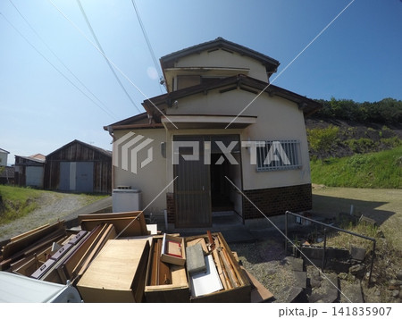 空き家再生のための残置物撤去作業 空き家再生のための残置物撤去作業 141835907