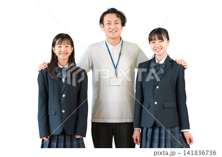 男性教師と小学生,中学生,高校生の女子生徒 男性教師と小学生,中学生,高校生の女子生徒 141836736