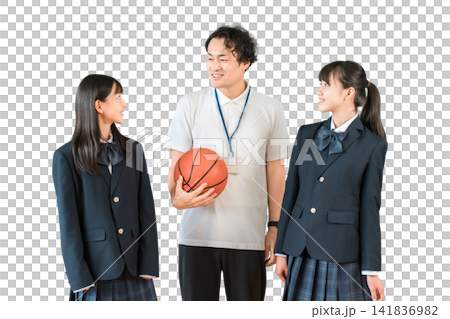 バスケットボールを持つ男性教師とブレザー姿の女子生徒 141836982
