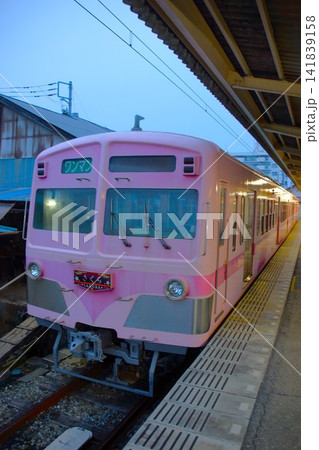 流山電気鉄道の風景　流山駅（流鉄5000系　さくら） 141839158