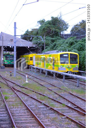流山電気鉄道の風景 流山駅車両基地(流鉄5000系 菜の花・わかば) 流山電気鉄道の風景 流山駅車両基地(流鉄5000系 菜の花・わかば) 141839160