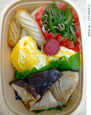 彩り豊かで栄養バランスの良い自家製手作り弁当 彩り豊かで栄養バランスの良い自家製手作り弁当 141840611