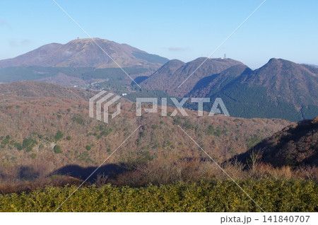 箱根大観山からの望む冬の神山・駒ヶ岳 箱根大観山からの望む冬の神山・駒ヶ岳 141840707