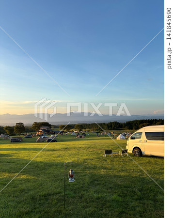 阿蘇の雄大な山並みを一望するボイボイキャンプ場(大分県竹田市) 阿蘇の雄大な山並みを一望するボイボイキャンプ場(大分県竹田市) 141845690