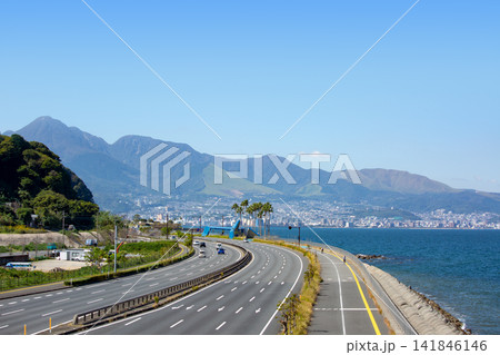 別大国道と別府湾山並み 別大国道と別府湾山並み 141846146