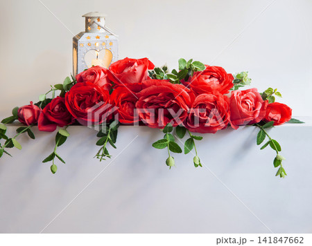 Bouquet of red roses on the table Bouquet of red roses on the table 141847662