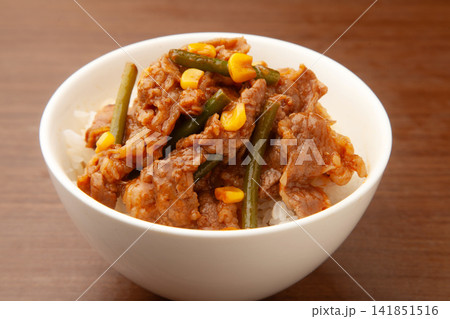 焼肉丼 141851516