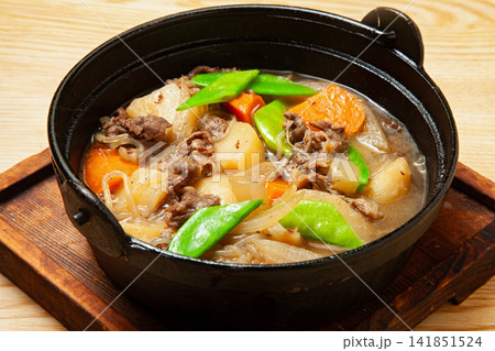 牛肉の肉じゃが 牛肉の肉じゃが 141851524