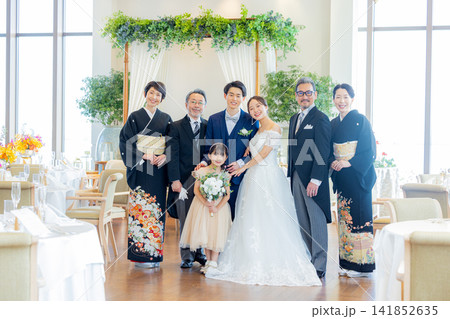 家族で祝う結婚式 家族で祝う結婚式 141852635