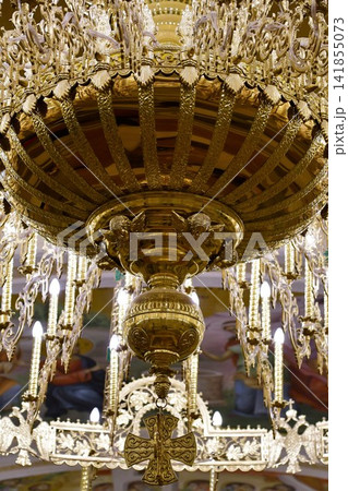 セルビア、ベオグラード、聖サヴァ大聖堂、地下礼拝堂、シャンデリア セルビア、ベオグラード、聖サヴァ大聖堂、地下礼拝堂、シャンデリア 141855073