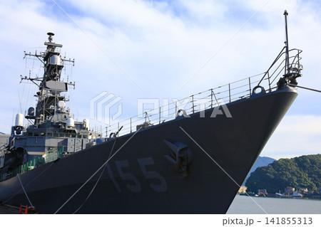 係留中の護衛艦 141855313
