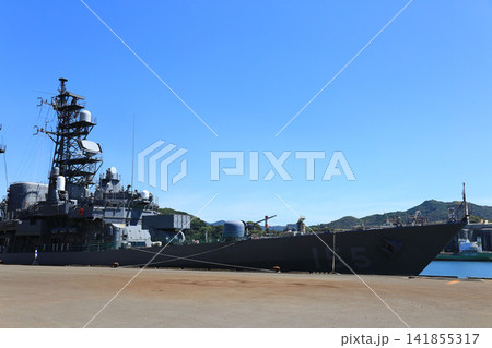 係留中の護衛艦はまぎり 係留中の護衛艦はまぎり 141855317