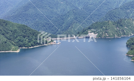 <空撮・奥只見>奥只見ダムと湖の風景 <空撮・奥只見>奥只見ダムと湖の風景 141856104