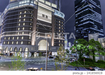 大阪夜景　梅田　阪急百貨店うめだ本店　大阪府大阪市 141856919