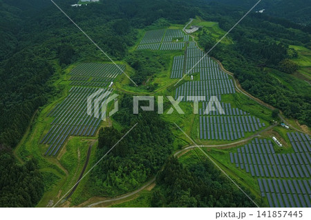 群馬県高崎市の山間部メガソーラー施設を捉えた空撮写真 群馬県高崎市の山間部メガソーラー施設を捉えた空撮写真 141857445