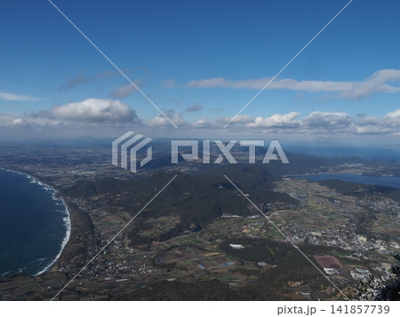 1月上旬の開聞岳(鹿児島県指宿市) 1月上旬の開聞岳(鹿児島県指宿市) 141857739