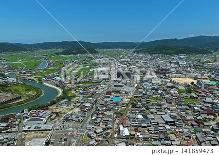 和歌山県御坊市の市街地を捉えた空撮写真 141859473