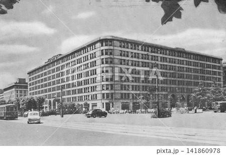 古写真 1956年 東京駅前 当時の丸ノ内ビルヂング 古写真 1956年 東京駅前 当時の丸ノ内ビルヂング 141860978