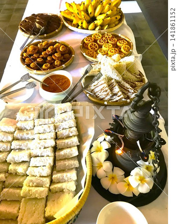 スリランカ新年の食卓 141861152
