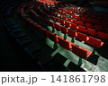 空席のスタジアムの座席 141861798