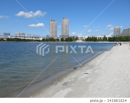 東京都港区のお台場海浜公園にあるお台場ビーチ(おだいばビーチ) 東京都港区のお台場海浜公園にあるお台場ビーチ(おだいばビーチ) 141861824