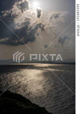 光芒差す海と富士 光芒差す海と富士 141865394