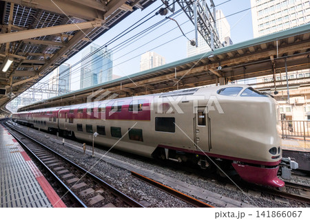 【東海道線】東京駅を発車する回送列車 【東海道線】東京駅を発車する回送列車 141866067