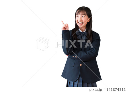 アイデアが思いつくブレザー姿の笑顔の小学生,中学生,高校生の女子生徒 141874511