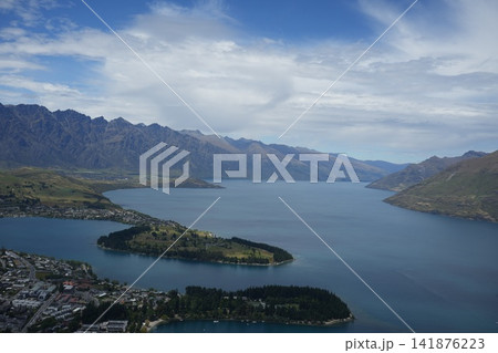 ニュージーランド・クイーンズタウンとワカティプ湖の絶景 ニュージーランド・クイーンズタウンとワカティプ湖の絶景 141876223