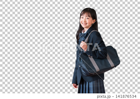 身穿校服、背著書包的小學生、國中生和高中女生。 身穿校服、背著書包的小學生、國中生和高中女生。 141876534