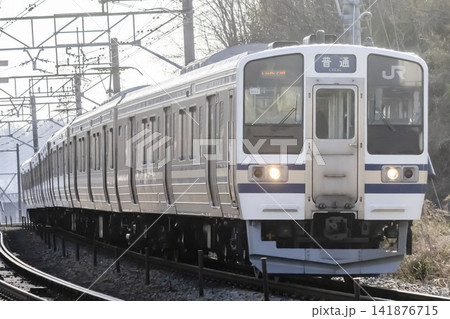 中央線を走る横須賀色の211系電車 中央線を走る横須賀色の211系電車 141876715