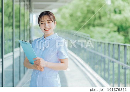 若い女性看護師 若い女性看護師 141876851