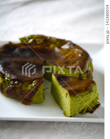 抹茶バスクチーズケーキ 抹茶バスクチーズケーキ 141880034