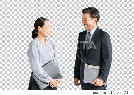 学校や学習塾で働く教員,教師の男女(高校,中学校) 学校や学習塾で働く教員,教師の男女(高校,中学校) 141881230