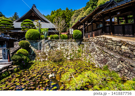 国宝 瑠璃光寺【山口県山口市】 国宝 瑠璃光寺【山口県山口市】 141887756