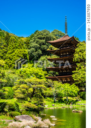 国宝 瑠璃光寺 五重塔【山口県山口市】 国宝 瑠璃光寺 五重塔【山口県山口市】 141887950